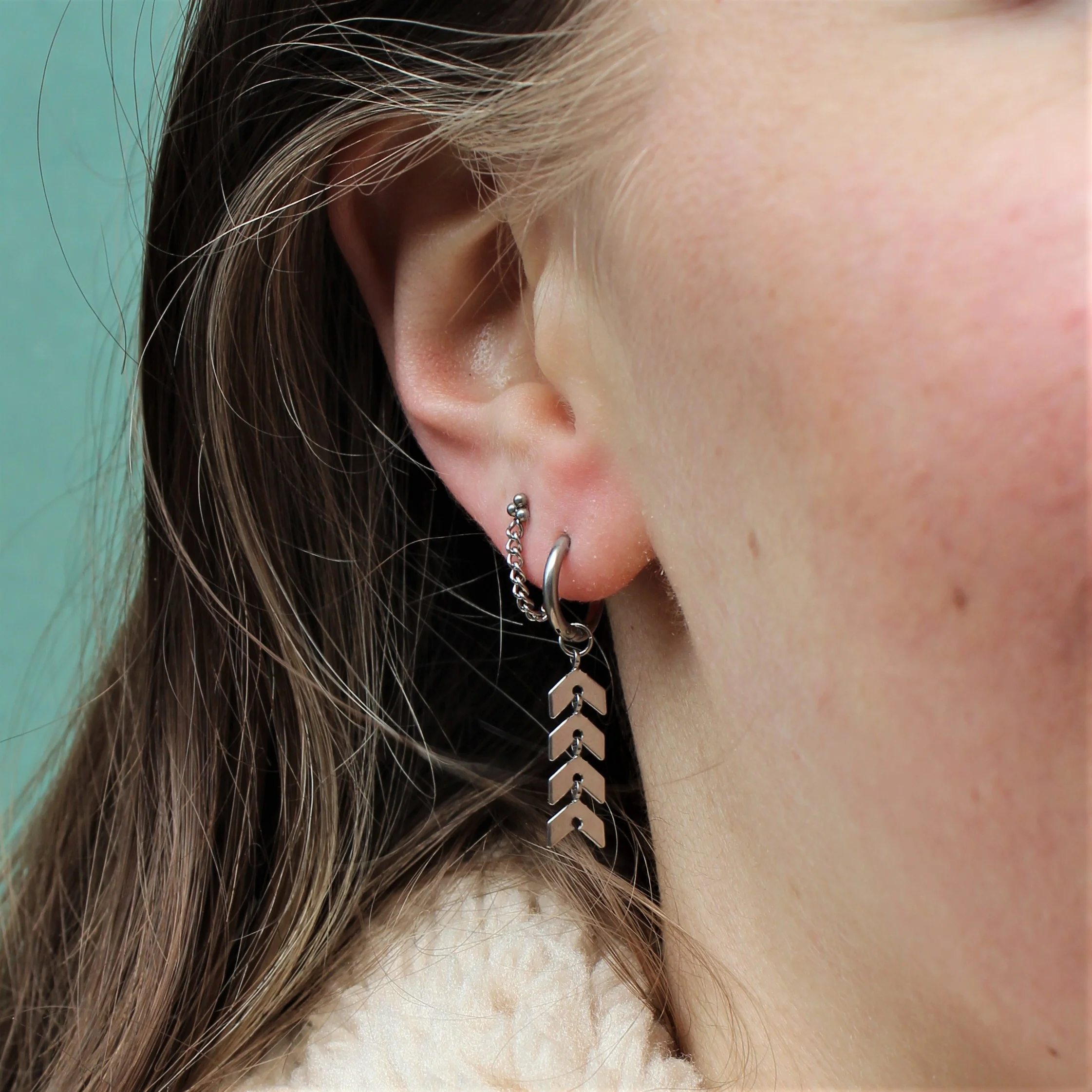 Stainless steel oorsteker met kettinkje zilver - Image 3